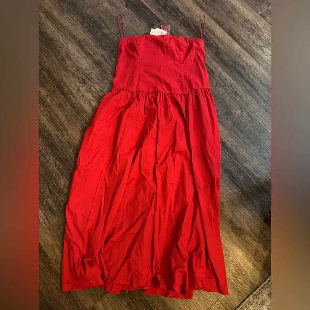 abercrombie and fitch red dress Strapless Drop Waist Max by scrunchie straps and scrunchie details along the cami neckline In case you need attention,